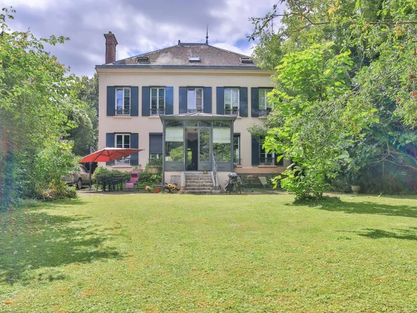 Maison 18 pièces 330 m² 