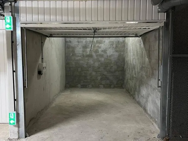 Parking 13 m² 