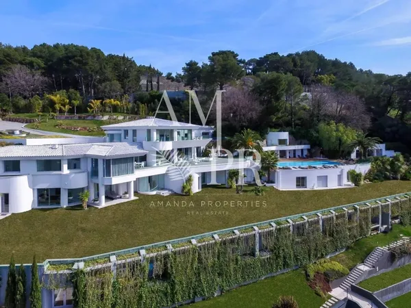 Une Odyssée de Luxe et de Sérénité à Cannes 
