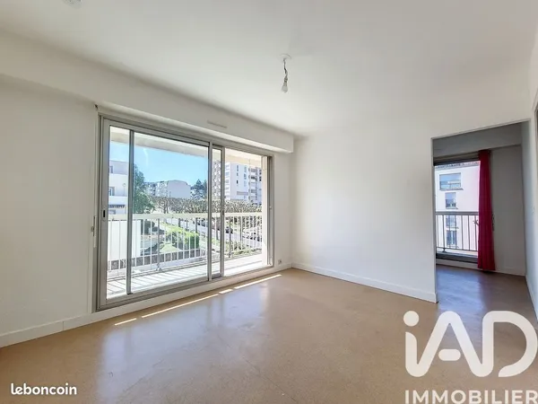 Studio 1 pièce 25 m² 