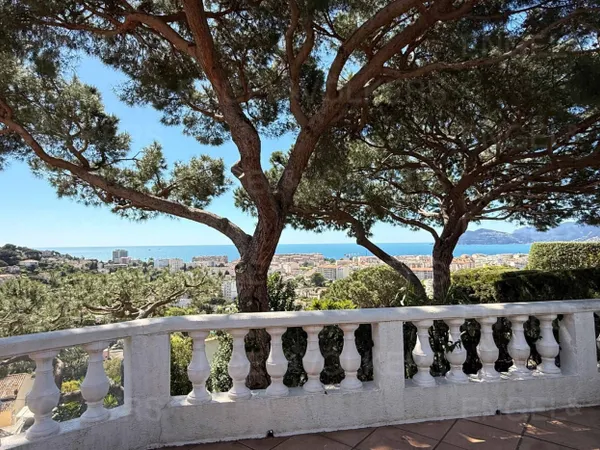 Spacieuse villa, vue mer panoramique, secteur recherché Croix de 