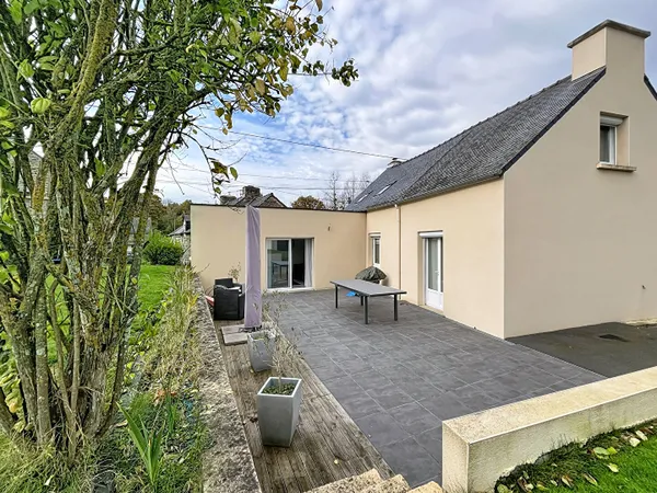 MAISON À VENDRE PLEDRAN ! Maison en pierre toute rénovée non mitoyenne, 4 chambres! 