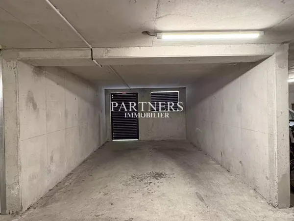 Parking - Garage Location Marseille 4e Arrondissement   108€