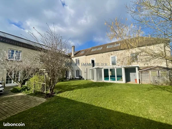 Maison 10 pièces 395 m² 