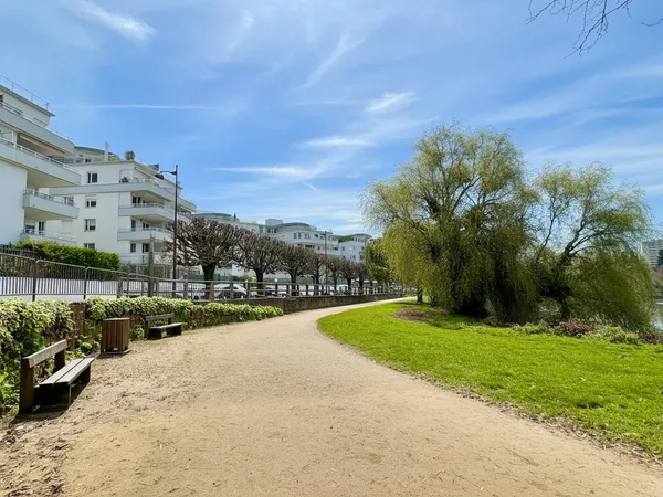 APPARTEMENT 3 PIÈCES ? 61 M² ? VIRY-CHÂTILLON FACE AU LAC - GARE RER À 10 MIN 