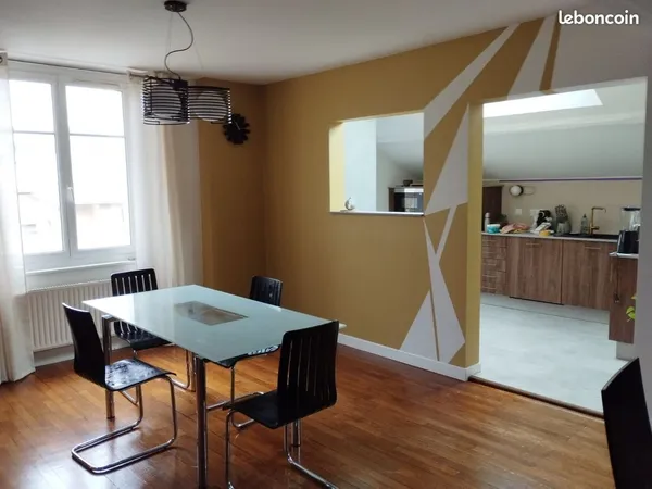 Agreable appartement t3 sous combles a louer 