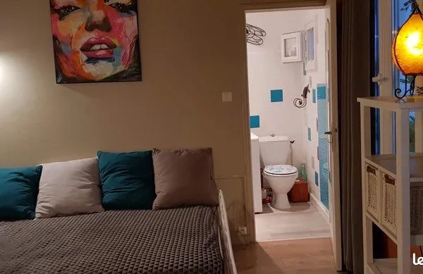 Aix charme 25 m2 meublé sur cour 