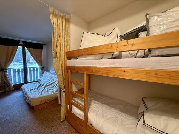 Studio 1 pièce 17 m² 