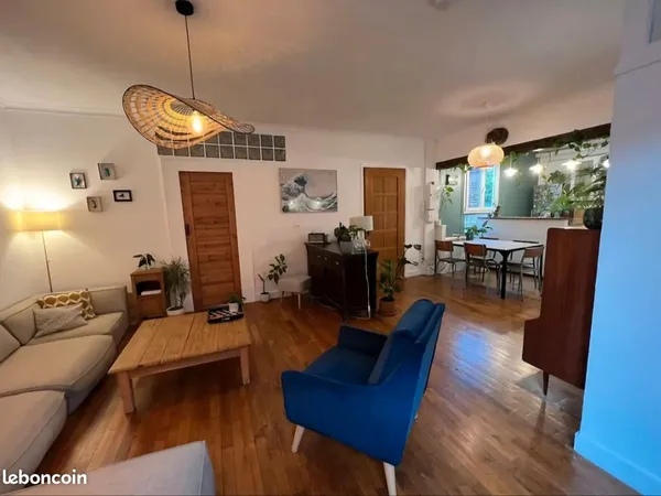 Loue appartement T3 meublé de 73m2 + parking 