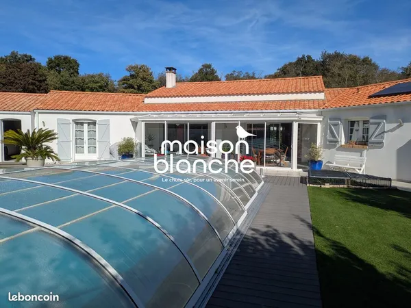 Villa 8 pièces 210 m² 