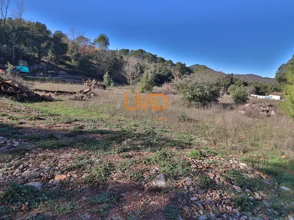Flassans sur Issole: terrain constructible 2270m2 