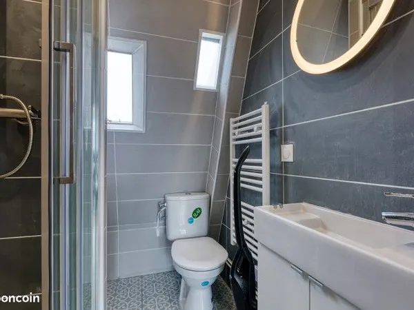 Studio 1 pièce 13 m² 