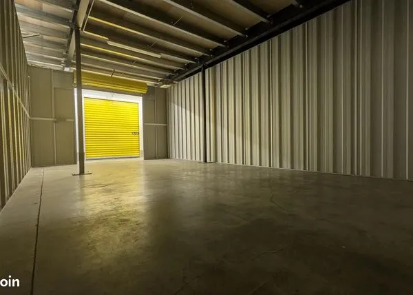 Parking/Garage/Box 55 m² 