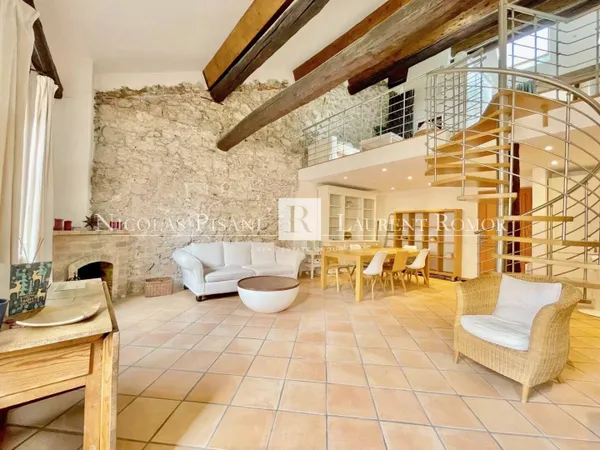 Appartement 3 pièces 100 m² 