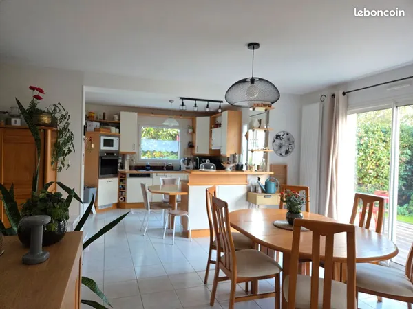 Maison 7 pièces 153 m² - Thorigné-Fouillard - Impasse au calme 