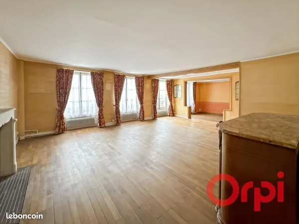 Appartement 5 pièces 241 m² 