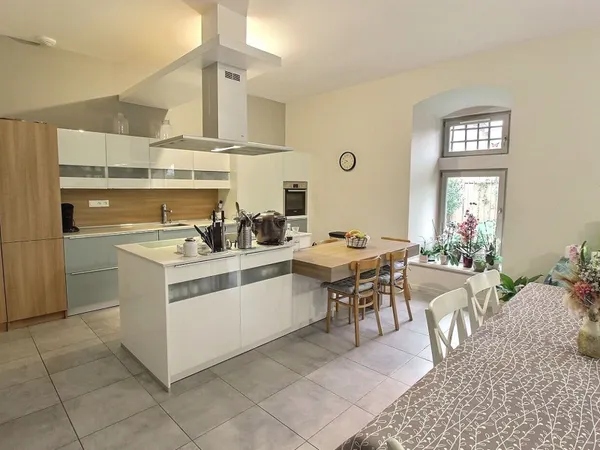 Appartement 5 pièces 150 m² 
