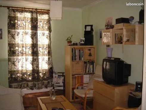 F3 F2/3 40 m2 double séjour et 1 chambre dans impasse 