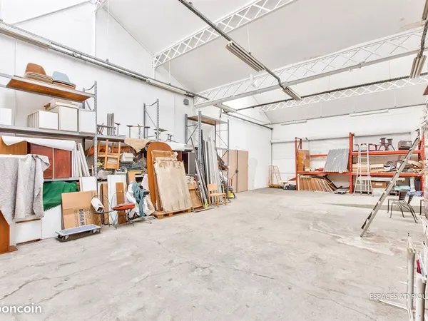 Loft/atelier/surface 2 pièces 125 m² 