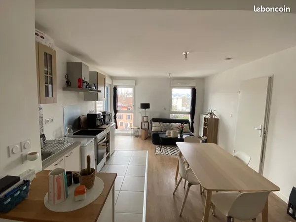 À LOUER - Appartement T2 de 42m2 avec balcon terasse 