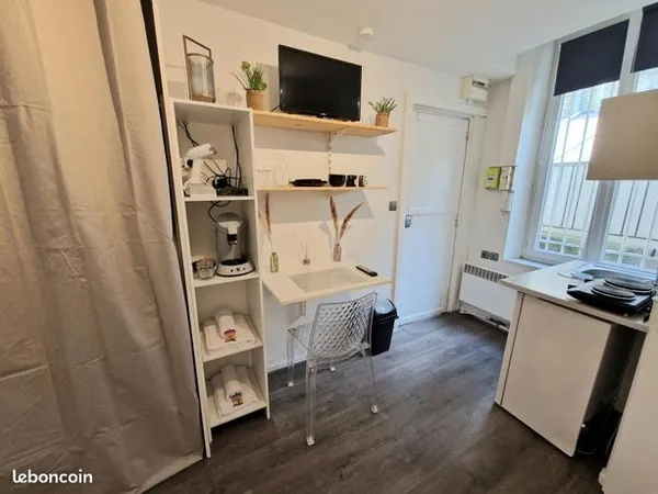 Studio 1 pièce 16 m² 