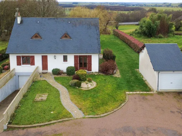 Maison 5 chambres, 2 garages, climatisation, 5 minutes autoroute, Chaulgnes, 15 minutes Nevers, 2h30