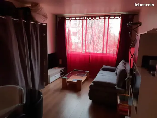 Studio 1 pièce 25 m² 