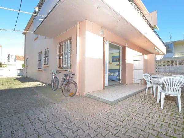 TYPE 2 EN REZ DE JARDIN AVEC GARAGE 