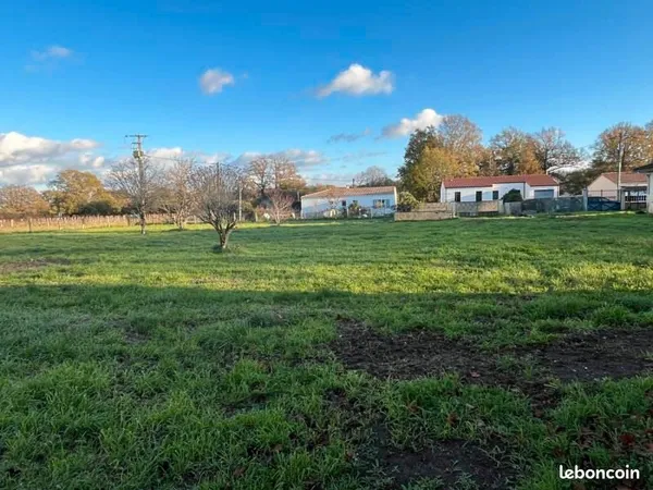Terrain 889 m² Le Chay