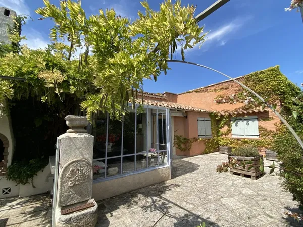 Maison avec 2 dépendances à Velaux 