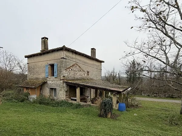 Maison en pierre à restaurer 
