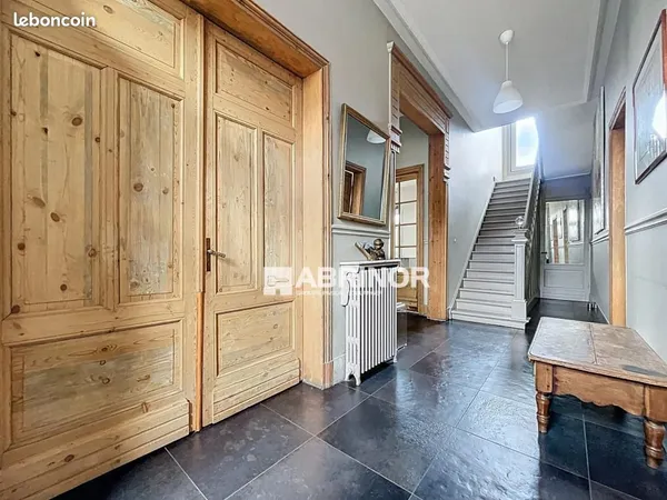 Maison 6 pièces 230 m² 