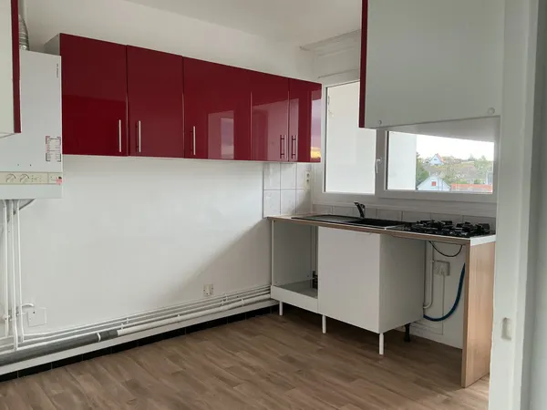 A louer à Louviers dans résidence calme appartemeent de type F 