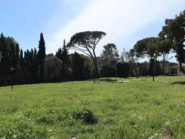 Terrain 632 m² Escales 