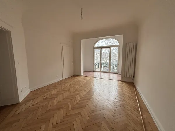 APPARTEMENT 4 PIECES QUARTIER NOUVELLE VILLE 