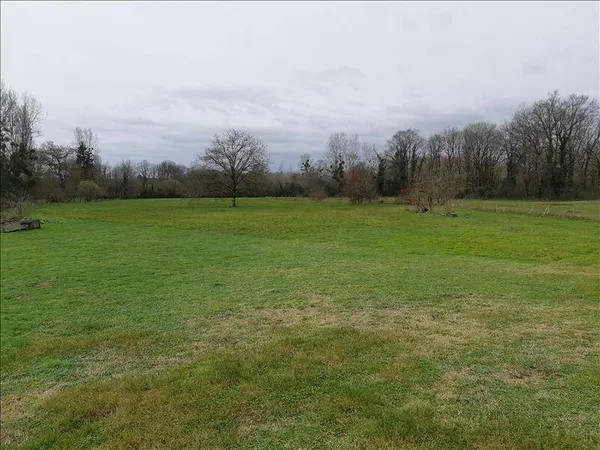 Terrain 2056 m² 