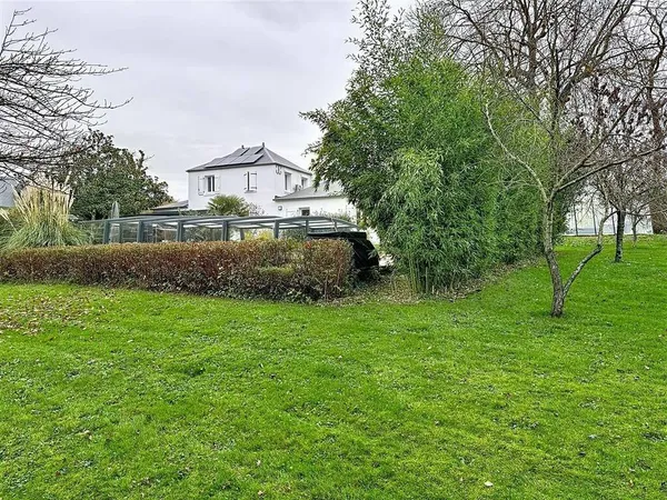 Maison 8 pièces 234 m² 