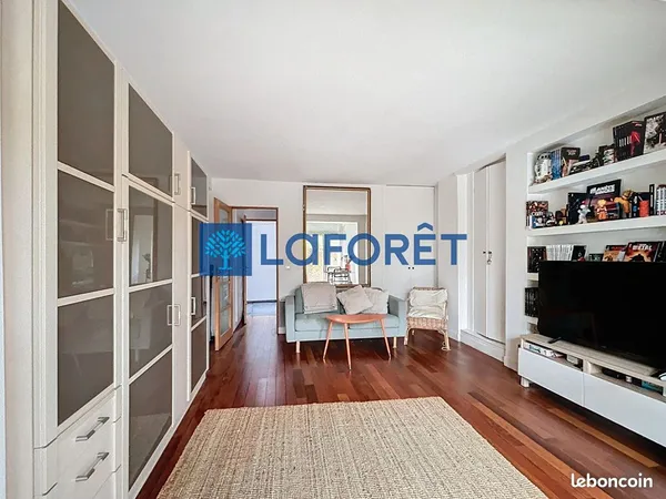Studio 1 pièce 31 m² 