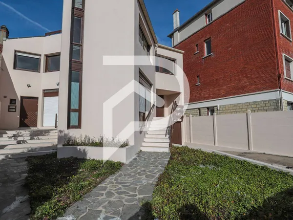 Maison 10 pièces 218 m² 