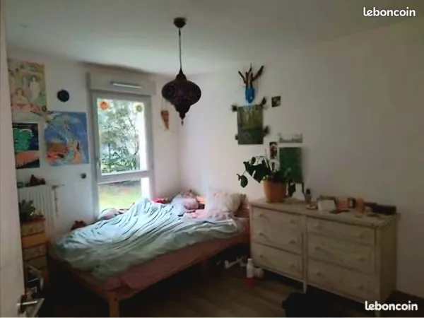 Chambre libre de suite dans une colocation 