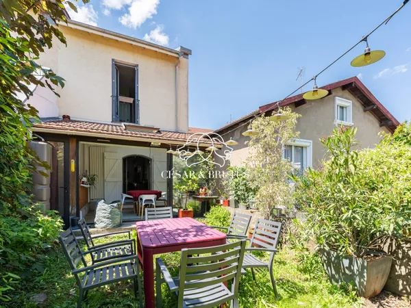 VILLEURBANNE - Maison de 4 pièces 118 m² 