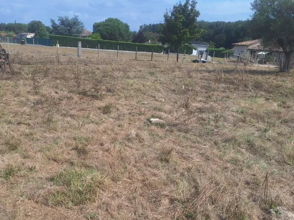 Terrain 550 m² 