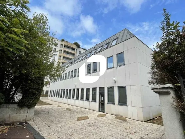 Bureaux - A VENDRE OU A LOUER - 2 064 m² divisibles à partir de 85 m² 