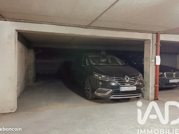 Parking/box 20 m² Paris 