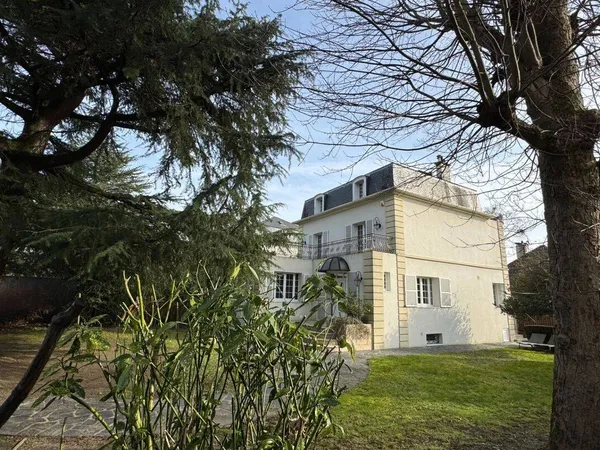 Maison 9 pièces 267 m² 