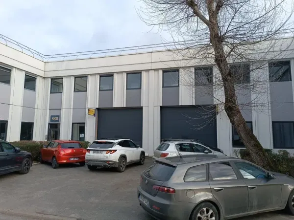 Cellule d'activité de 865m² à vendre ou à louer 
