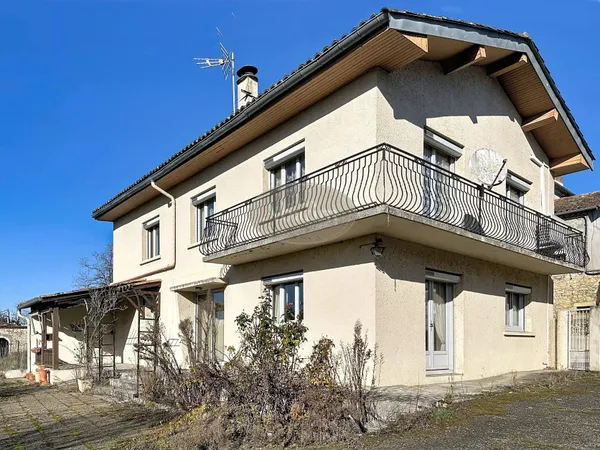 Grande maison de village 