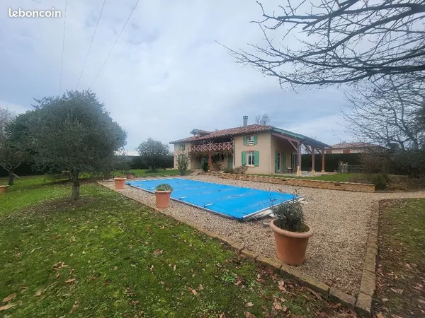 Propriété 8 pièces 155 m² 