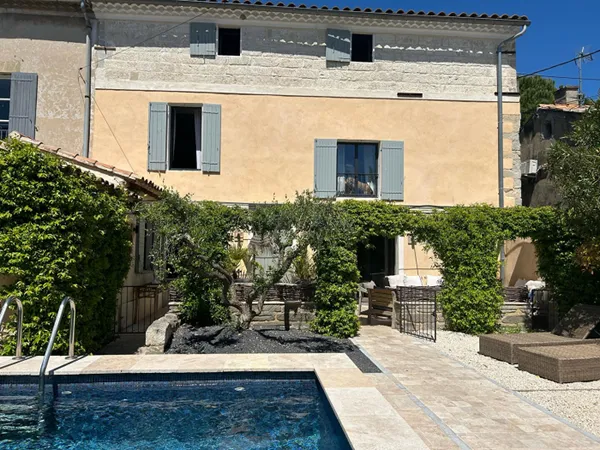 Mas d'exception au Coeur du Village de Maillane 