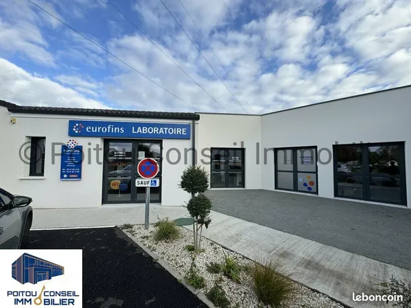 Local d'activité 245 m² 